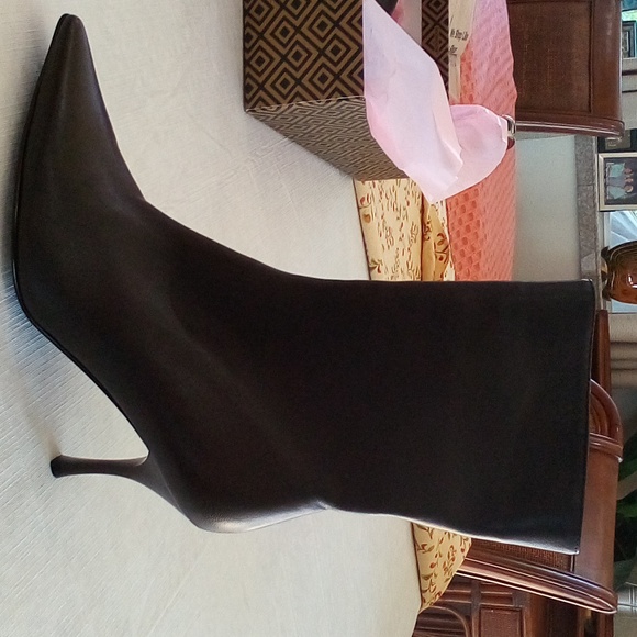 Black Leather Ankle Boots Sz 8 - Picture 2 of 3